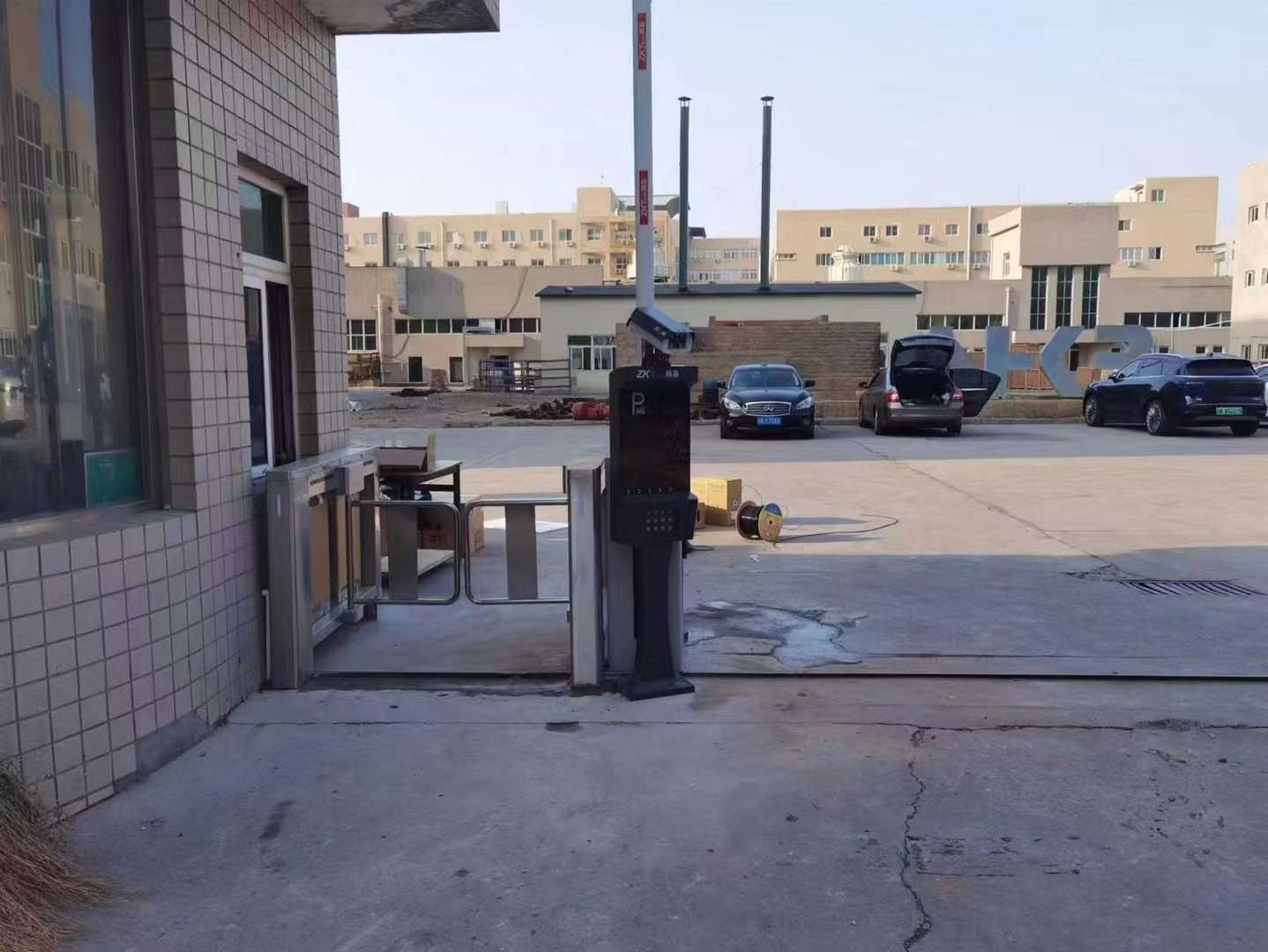 北京某制药厂园区门禁停车考勤一体化改造项目现场