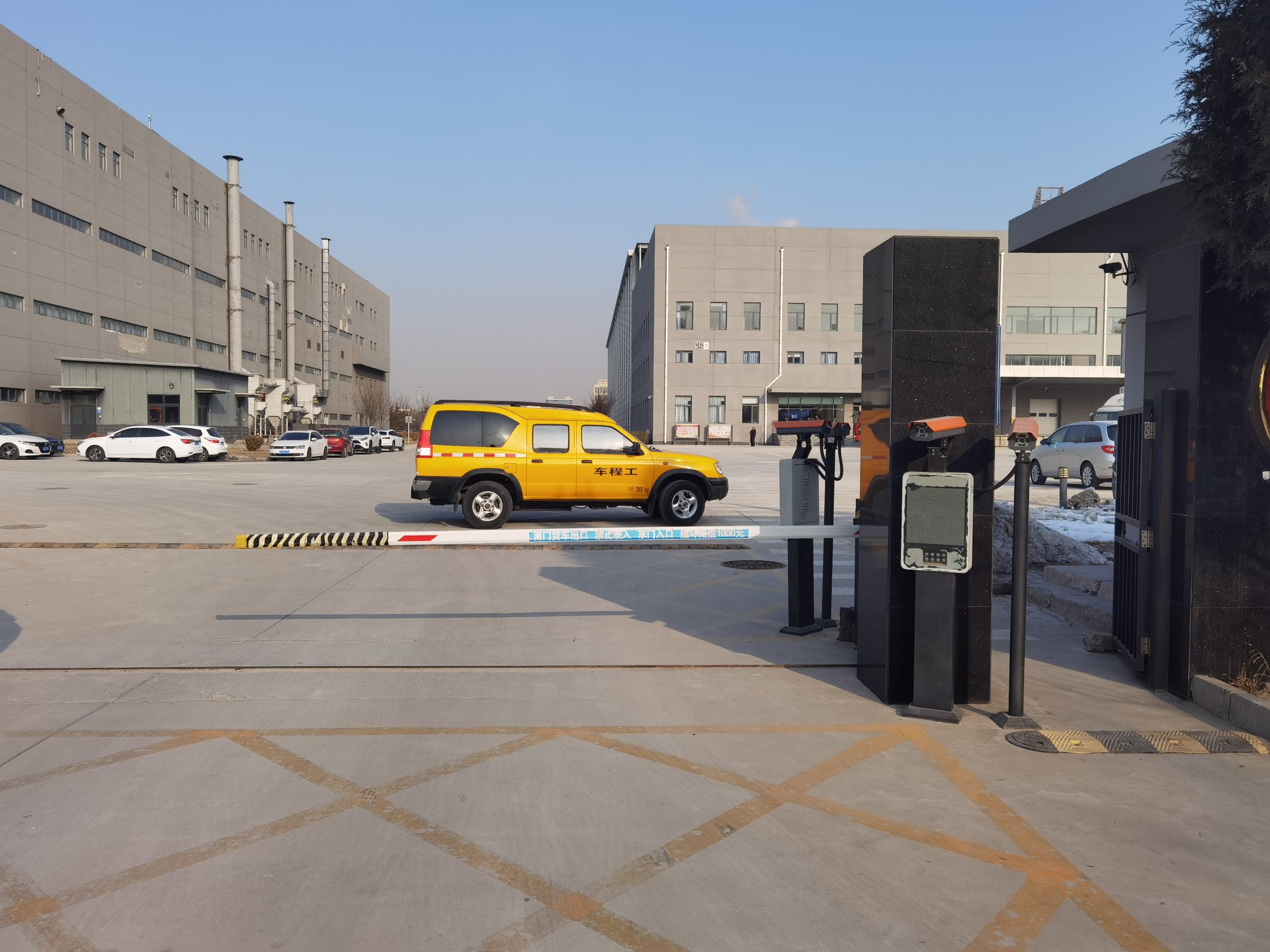 北京同仁堂园区车牌识别系统分期升级改造项目现场