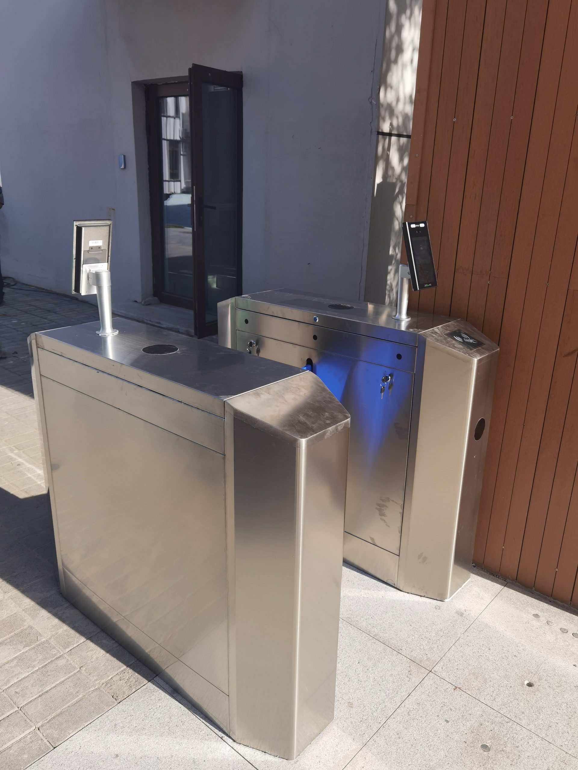 北京某幼儿园东西两校区人脸闸机门禁系统改造项目现场